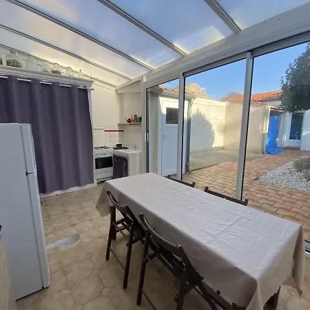 Maison Fouras, 5 Pieces, 6 Personnes - Fr-1-709-5 *